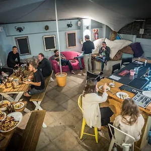 Atlantic Point Backpackers Cape Town